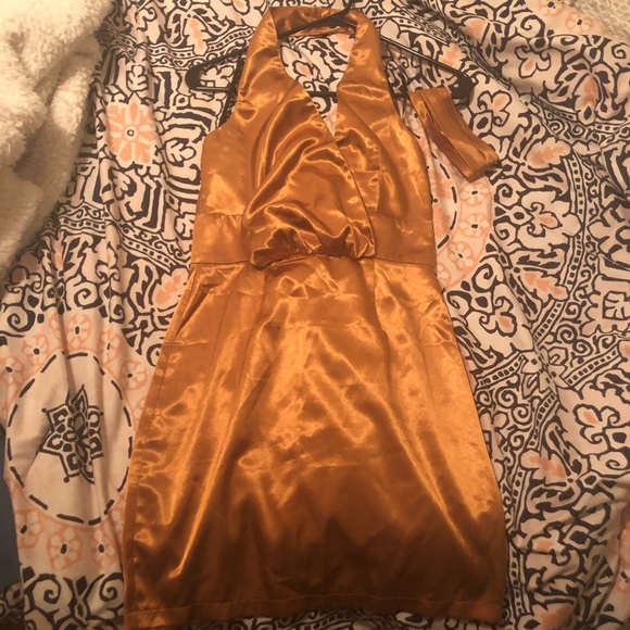 Gold Mini Missguided Dress - Picture 3 of 4